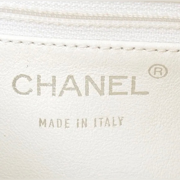 💯AUTH CHANEL RARE VINTAGE CHOCOLATE BAR WILD STITCH WHITE SHOULDER EUC 🤩 - Picture 7 of 9